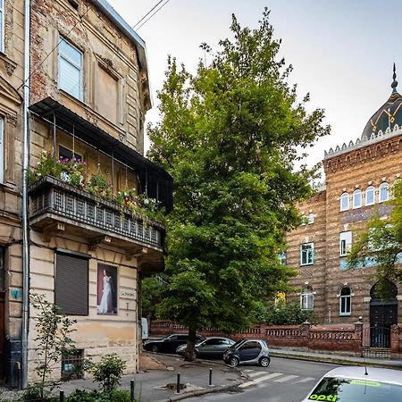 Leontovycha Apartment Λβιβ Εξωτερικό φωτογραφία
