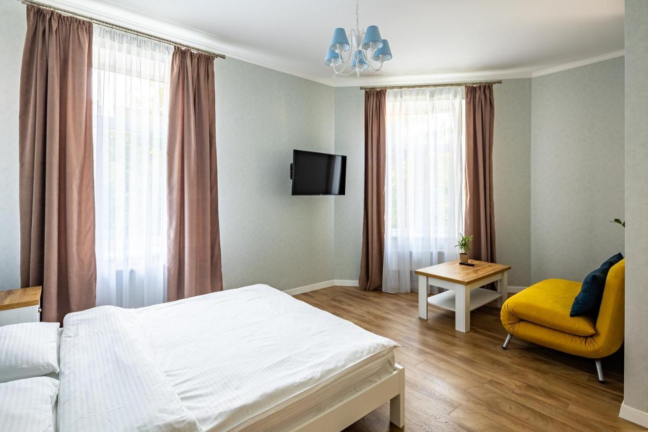 Leontovycha Apartment Λβιβ Εξωτερικό φωτογραφία