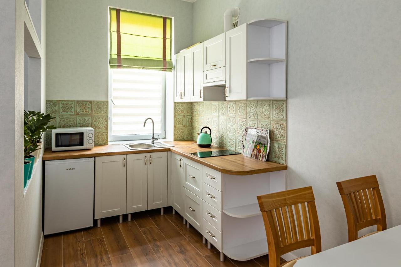 Leontovycha Apartment Λβιβ Εξωτερικό φωτογραφία