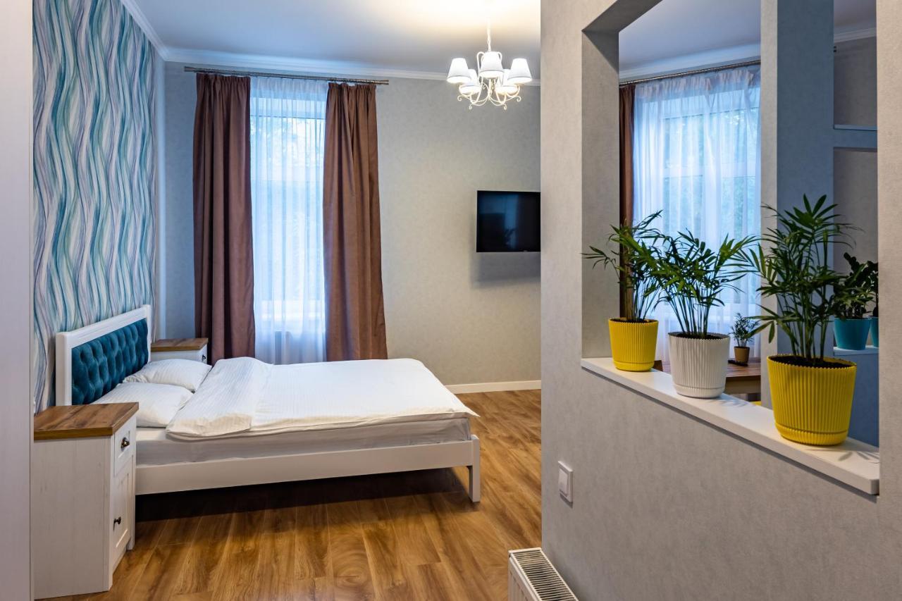 Leontovycha Apartment Λβιβ Εξωτερικό φωτογραφία