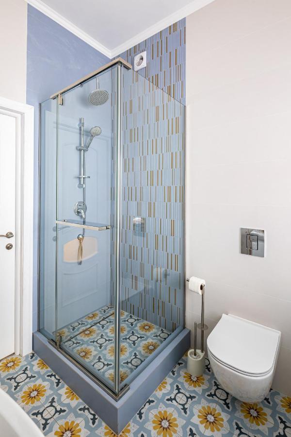 Leontovycha Apartment Λβιβ Εξωτερικό φωτογραφία
