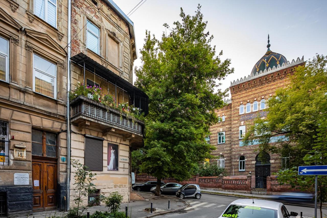 Leontovycha Apartment Λβιβ Εξωτερικό φωτογραφία
